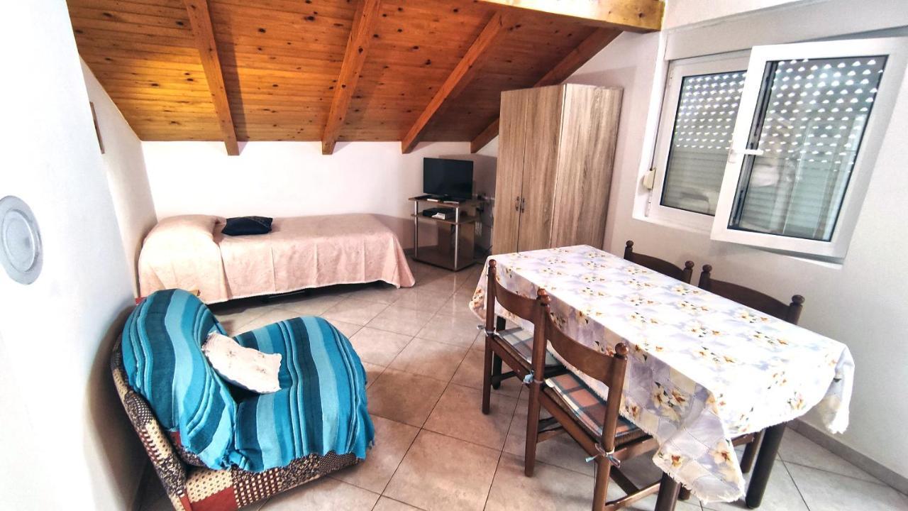 Apartment Amigo Seline ภายนอก รูปภาพ